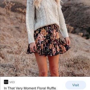 VICI In the moment ruffle mini skirt XS NWOT.